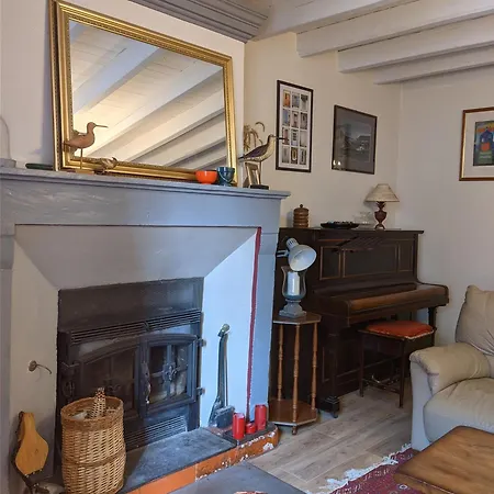 Les Volets Bleus Holiday home