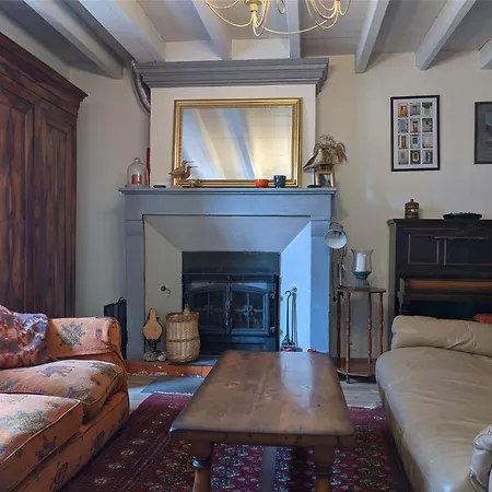 Les Volets Bleus Holiday home *