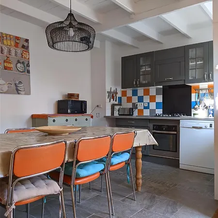 Les Volets Bleus Arçais