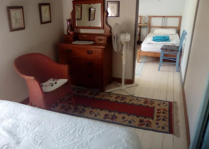 Holiday home Les Volets Bleus