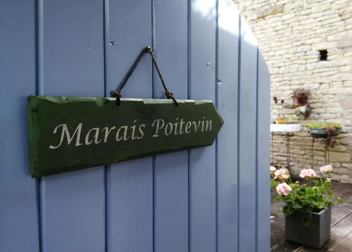 Les Volets Bleus Arcais