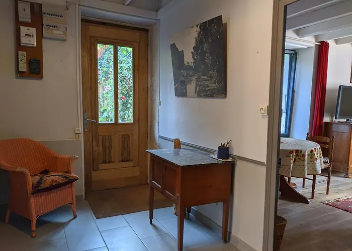 Holiday home Les Volets Bleus