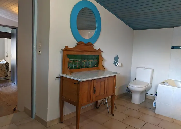 Holiday home Les Volets Bleus *