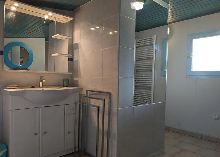 Les Volets Bleus * Arcais