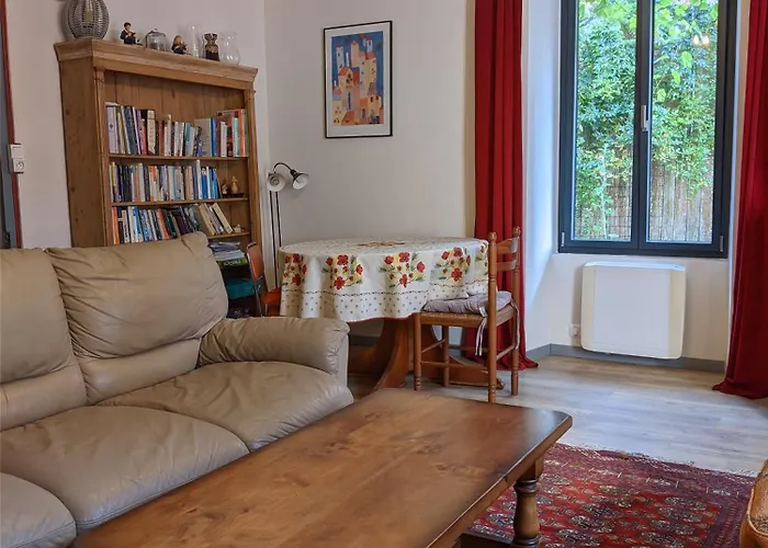 Les Volets Bleus Holiday home