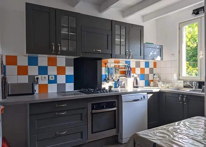 Holiday home Les Volets Bleus